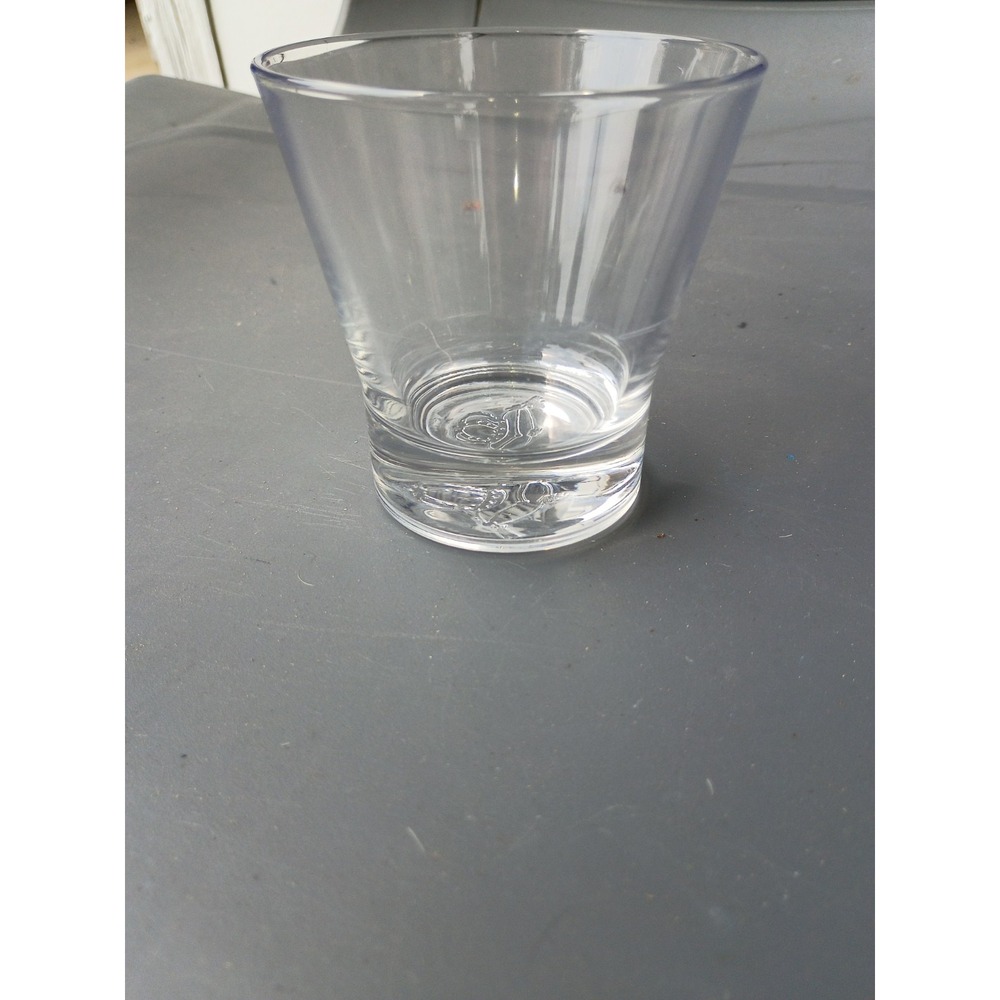 CROWN ROYAL LOGO IN BOTTOM OF ROUND WHISKEY GLASS  MADE IN ITALY Set Of 4